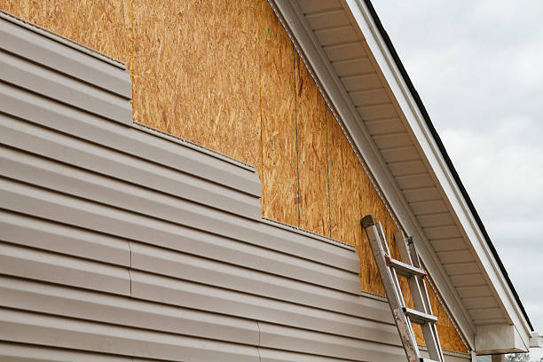 24/7 Emergency Storm Damage Siding Repair experts in Eastover, NC